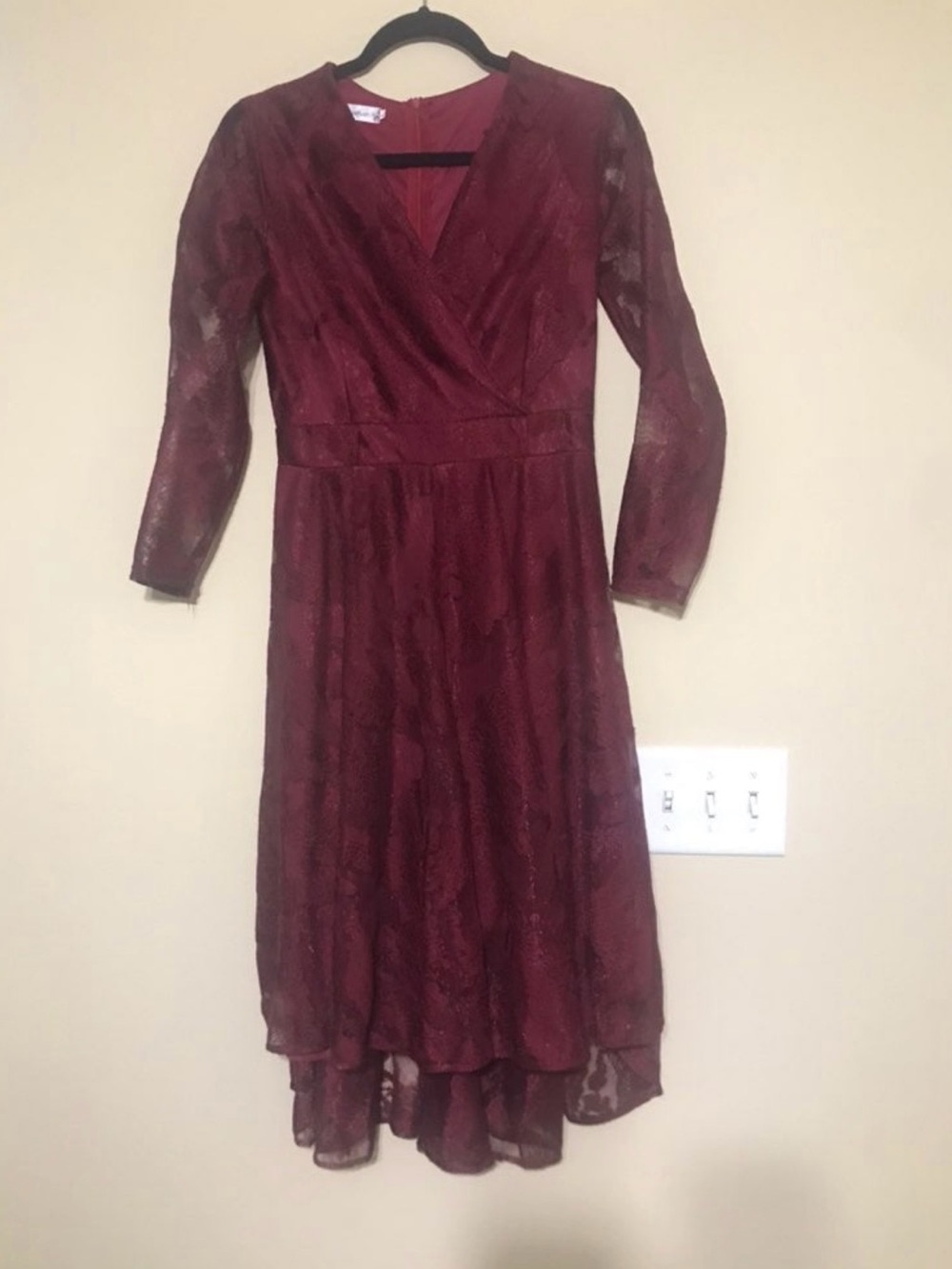 Women's Burgundy Lace V-Neck Dress